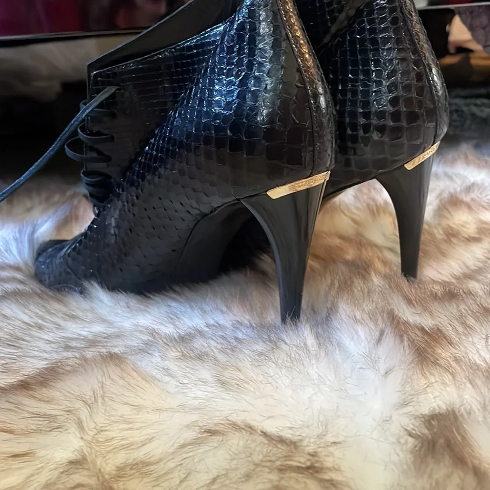 Burberry black python open toe ankle booties - Picture 4 of 5